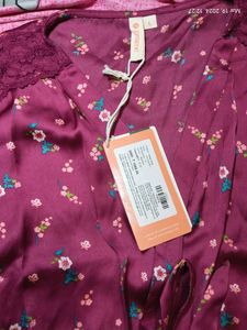 Zivame Bouquet Toss Woven Robe Nighty