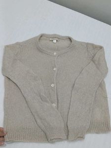 Beige Knit Cardigan ❄️🧥