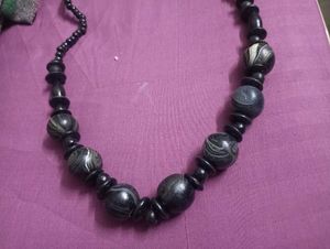 “Handcrafted Black Bead Necklace With Free Gift