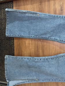 TRENDY DESIGNER FLARED SPLIT JEANS🔥🔥❤️