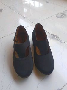 Black Low Heel Shoes