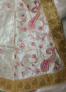 Sandle Color Saree With Pink Embroidery Mundhani.