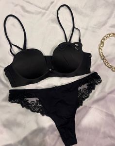 Black Sexy Bra!