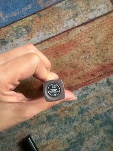 Huda Beauty Lipstick-Flirt
