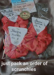 1 Hand Scrunchie And 5 Hair Scrunchies Combo