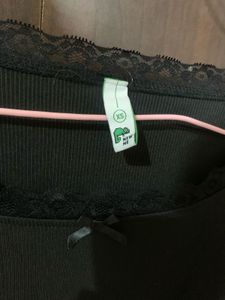 NEWME Lace Trim Long Sleeve Top