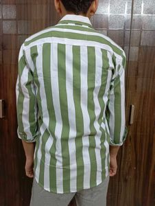 Stripped Man&#39;s Casual Green And White Shirt