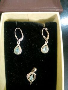 Pure Silver Hoops Style Ear Rings Wid Pendants