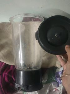 This Is A Brand New Juicer Mixie.With 3 Jars