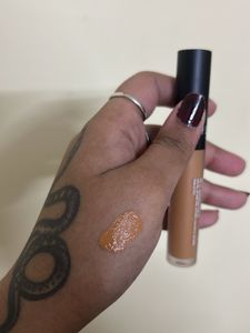 Swiss Beauty Full Coverage Liquid Concealer