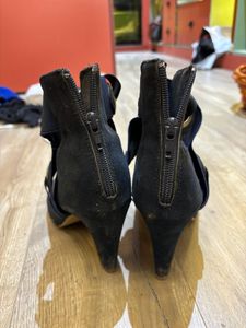 Tie up heels