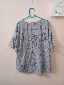 Patterned Gray Top