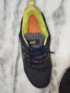 sports shoes