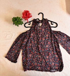 ✨Lee Cooper Off-Shoulder Top – Size S ✨