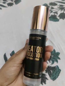 Makeup Revolution Fixing Spray