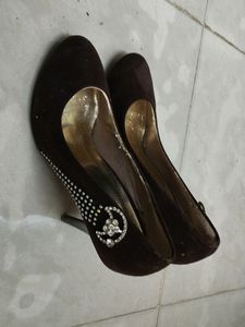 Chic Brown Heels