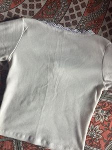 LACE DESIGNER KNITTED WHITE TOP