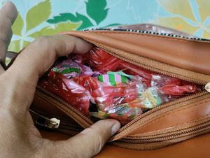 Stylish Handbag &amp; Pouch Set