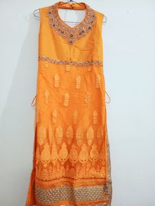 Nyra Cut Hewy Work Kurti 🎉