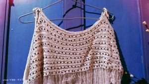 White net Top... 👚