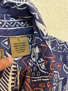 Patterned Men&#39;s Shirt Size L