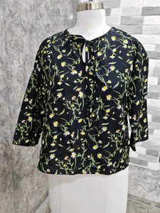 Daisy Print Tie Neck Top