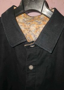 Men&#39;s Black Shirt (Size M)