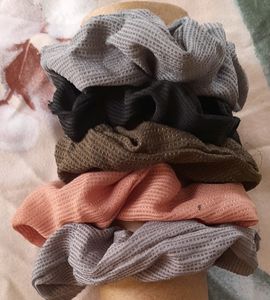 Mix Print And Color Scrunchies Set Of 20 Pieces