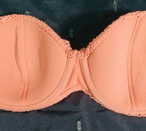 H&amp;M Crochet strapless Bra