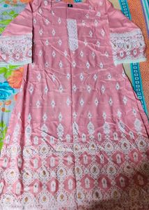 Pink 🩷 Suit (New Without Use)