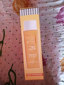 80g  Dot And Key Vitamin C sunscreen