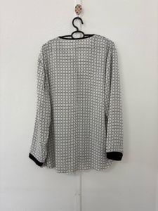 Patterned Black &amp; White Top