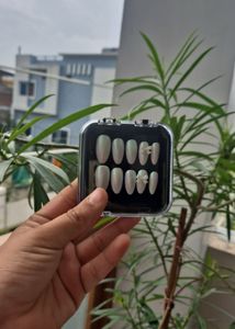 Presson Nails