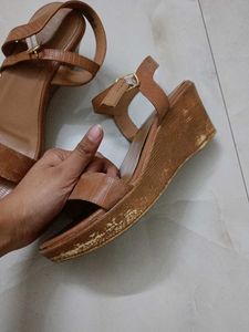 CARLTON LONDON WEDGES