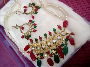 Beautiful Pearls Necklace Set
