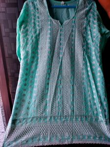 Chikankari Short Kurti ✨