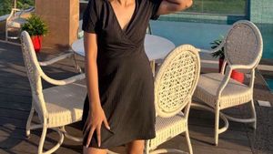 New Urbanic Black Hot Silk Short Dress