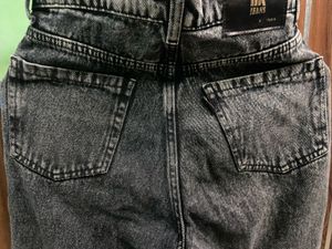 Distressed charcoal Denim Jeans