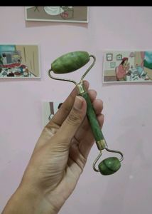 Combo Of Vitamin C Serum + Jade Roller + Lipbalm