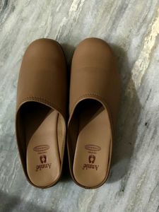 Annie Clogs - Comfortable Slides