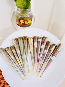 5 Mehndi Cones