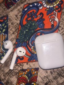 Apple AirPods