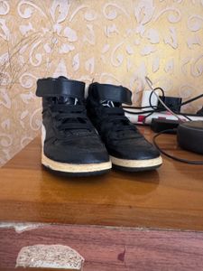 Puma  High-Top Sneakers
