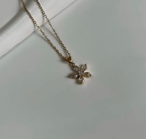 Flower Crystal Pendant Necklace