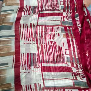 🛍️2 Used Sarees Golden&amp;Black, White&amp; Red  ⭐⭐⭐⭐