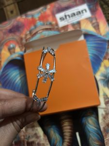 Sparkling Floral bracelet and bride to be hairband