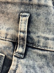 A Good Designed Torned Jeans