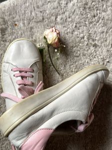 Kook N Keech Sneakers😍