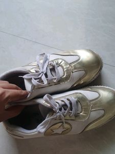 PARTY WEAR LIGHT WEIGHT SHOES (40-41 Size)