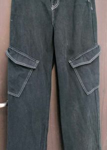 black cargos